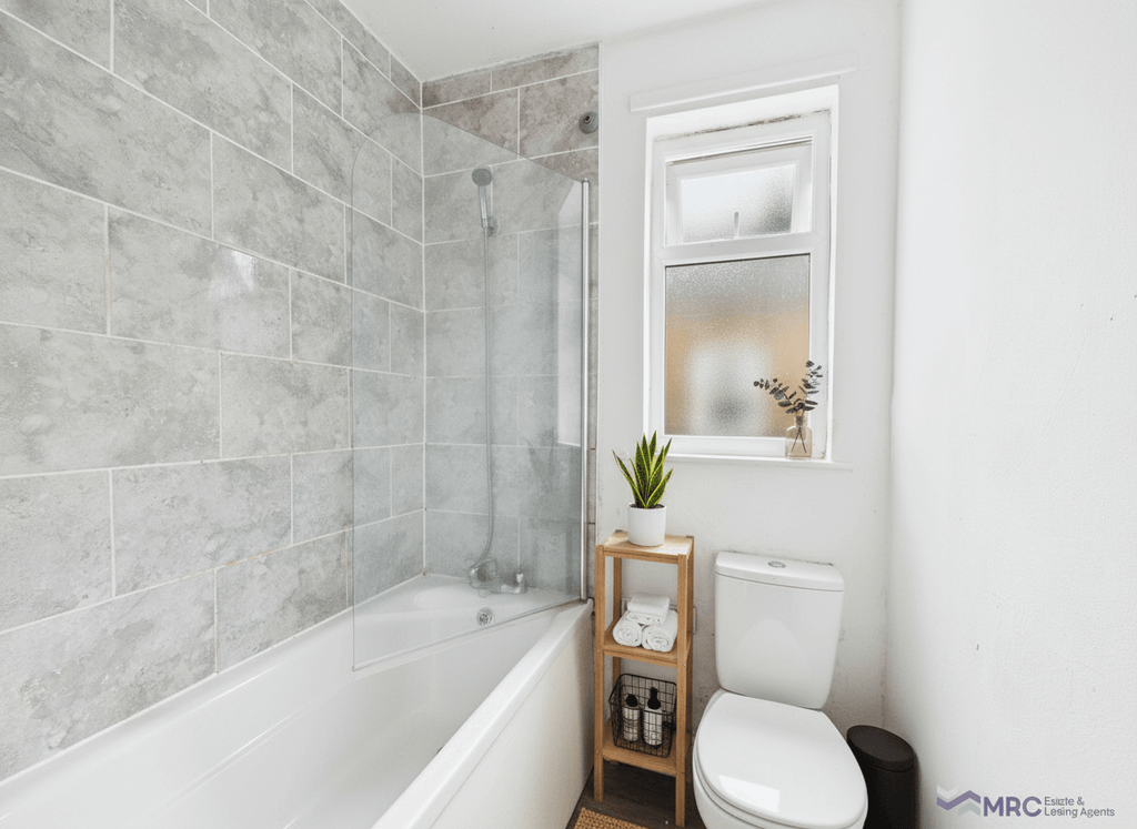2 bed flat to rentHainton Avenue DN32 photo 2