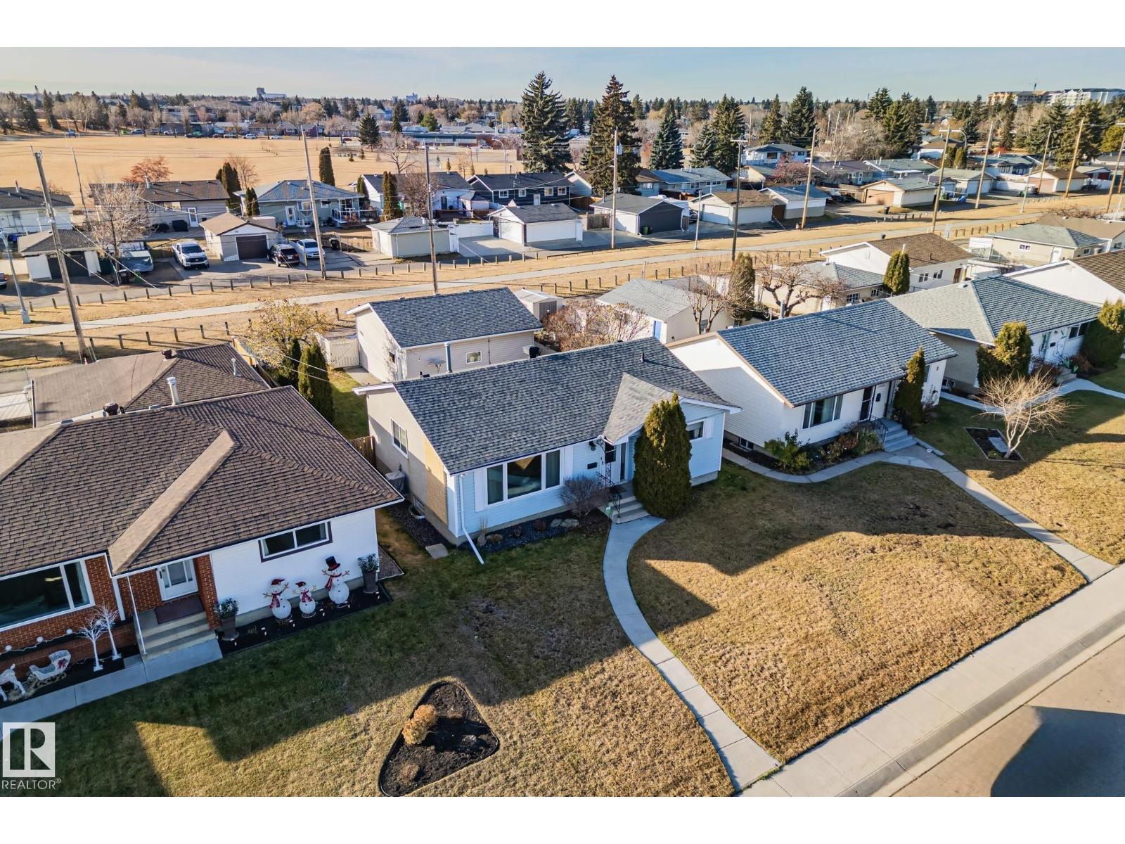 13516 104a Street NW, Edmonton, AB, T5E4R2