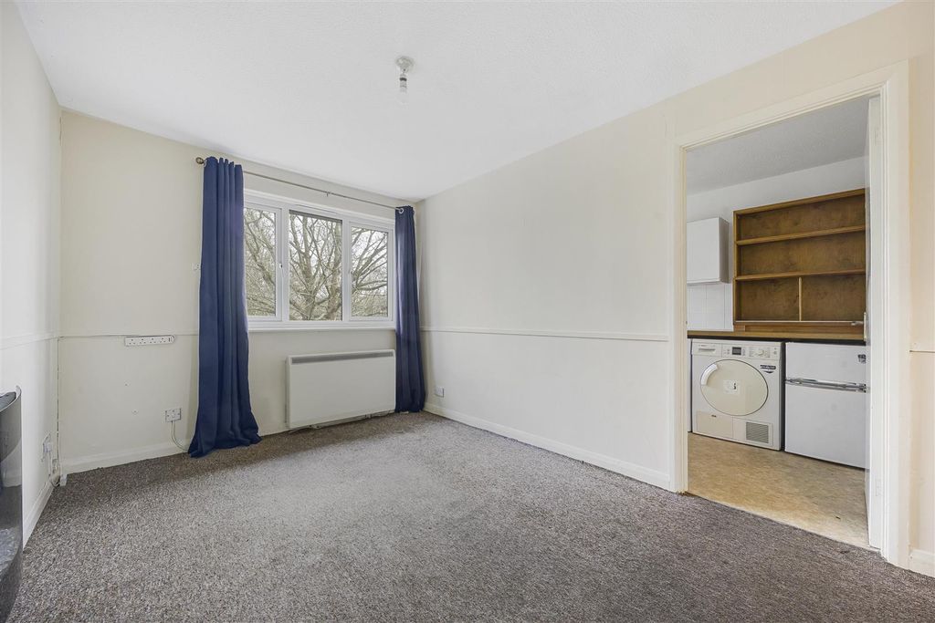 Additional image 4 of 1 bed flat for saleExbourne Road, Reading RG2