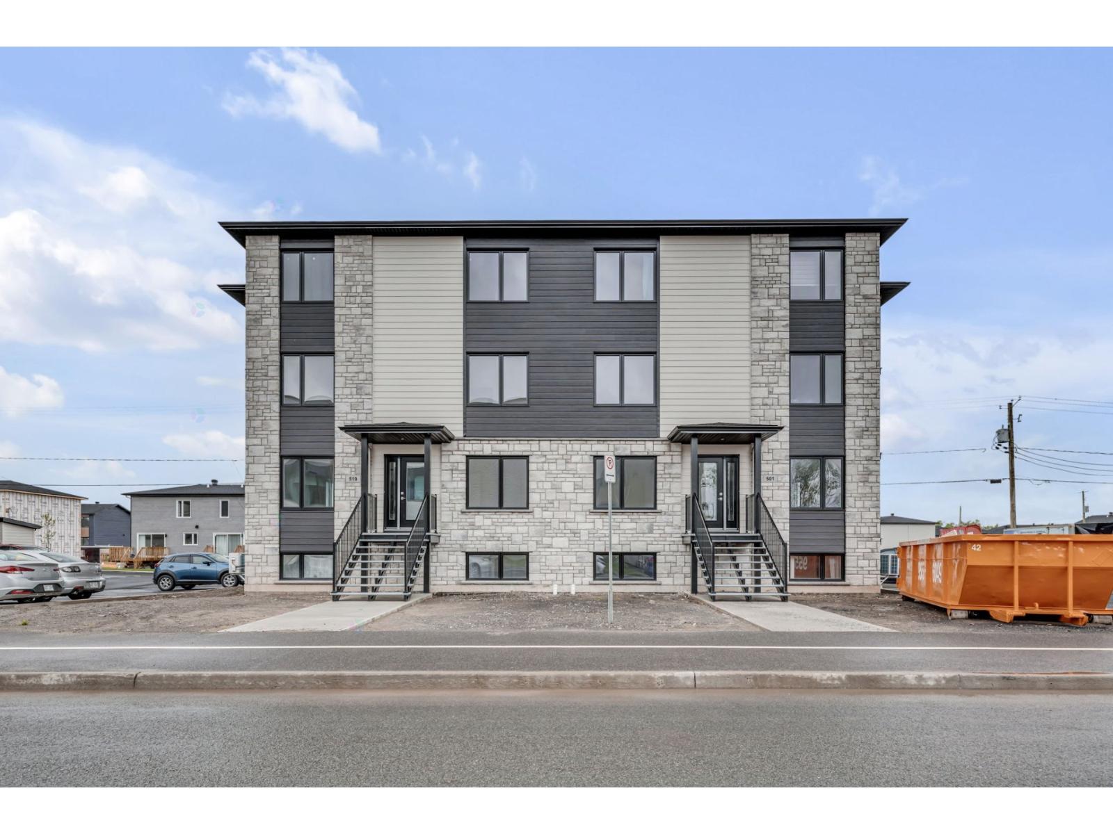 535 Av. Albert-Rousseau