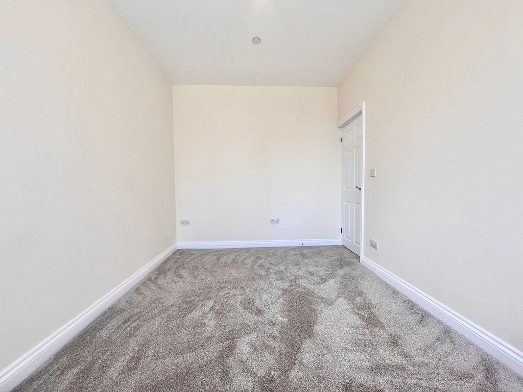Additional image 16 of 1 bed flat to rentSouth Street, Sebastopol NP4