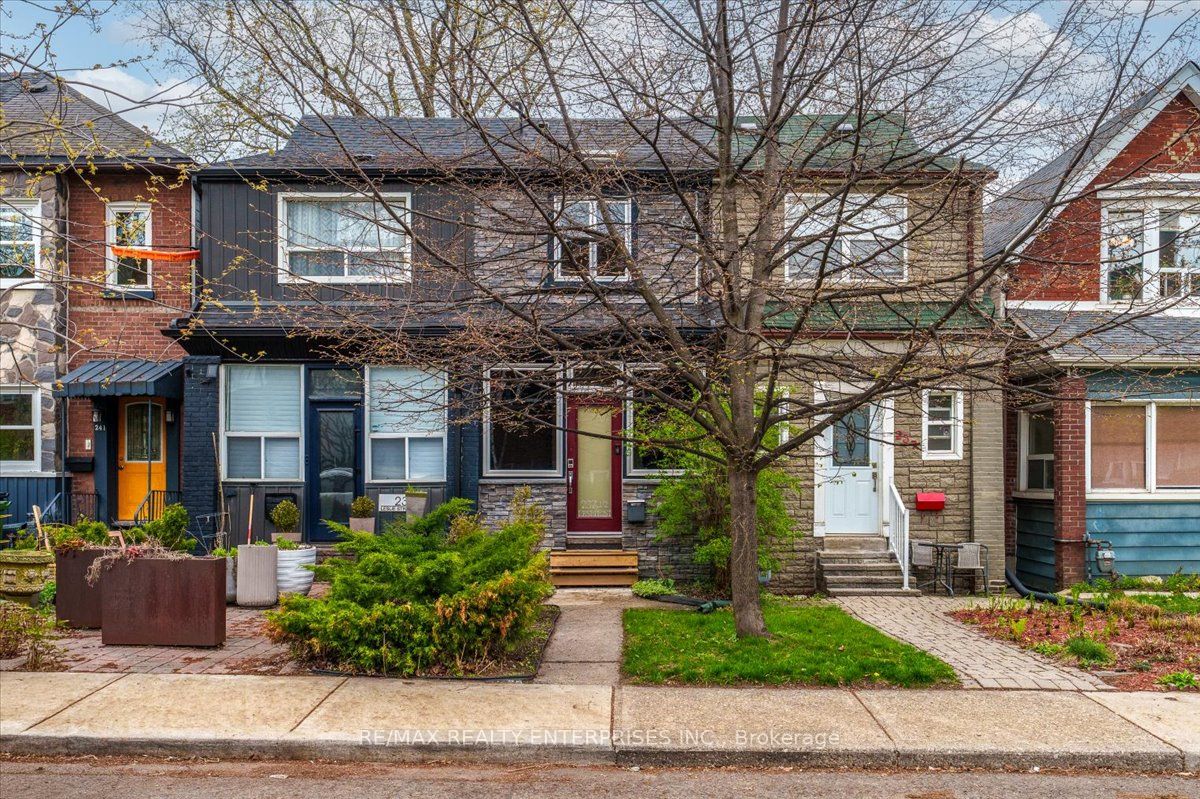 237A Leslie Street, Toronto, ON, M4M 3C8
