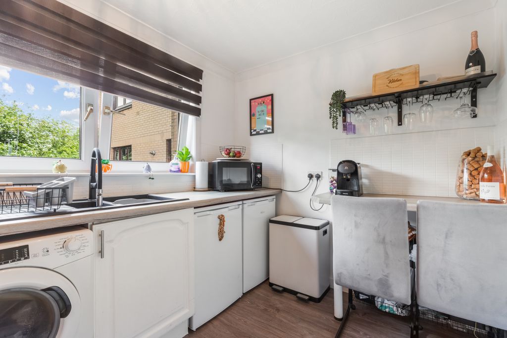 Additional image 15 of 2 bed flat for saleNairn Place, Clydebank G81