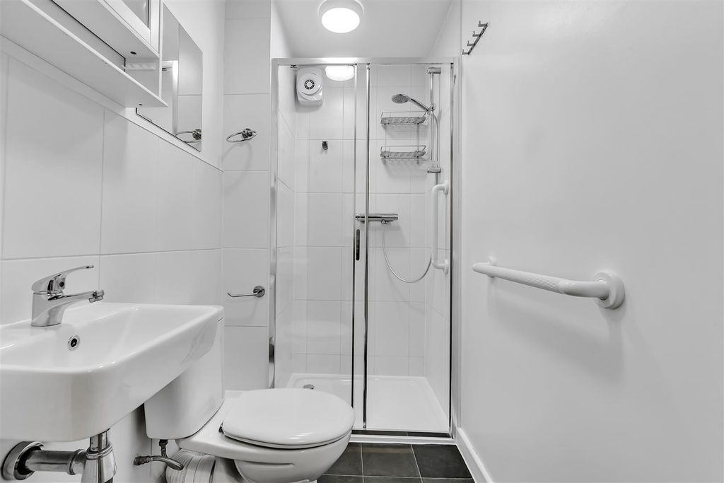 Additional image 21 of 5 bed property to rentSouthmead Road, Westbury-On-Trym, Bristol BS10