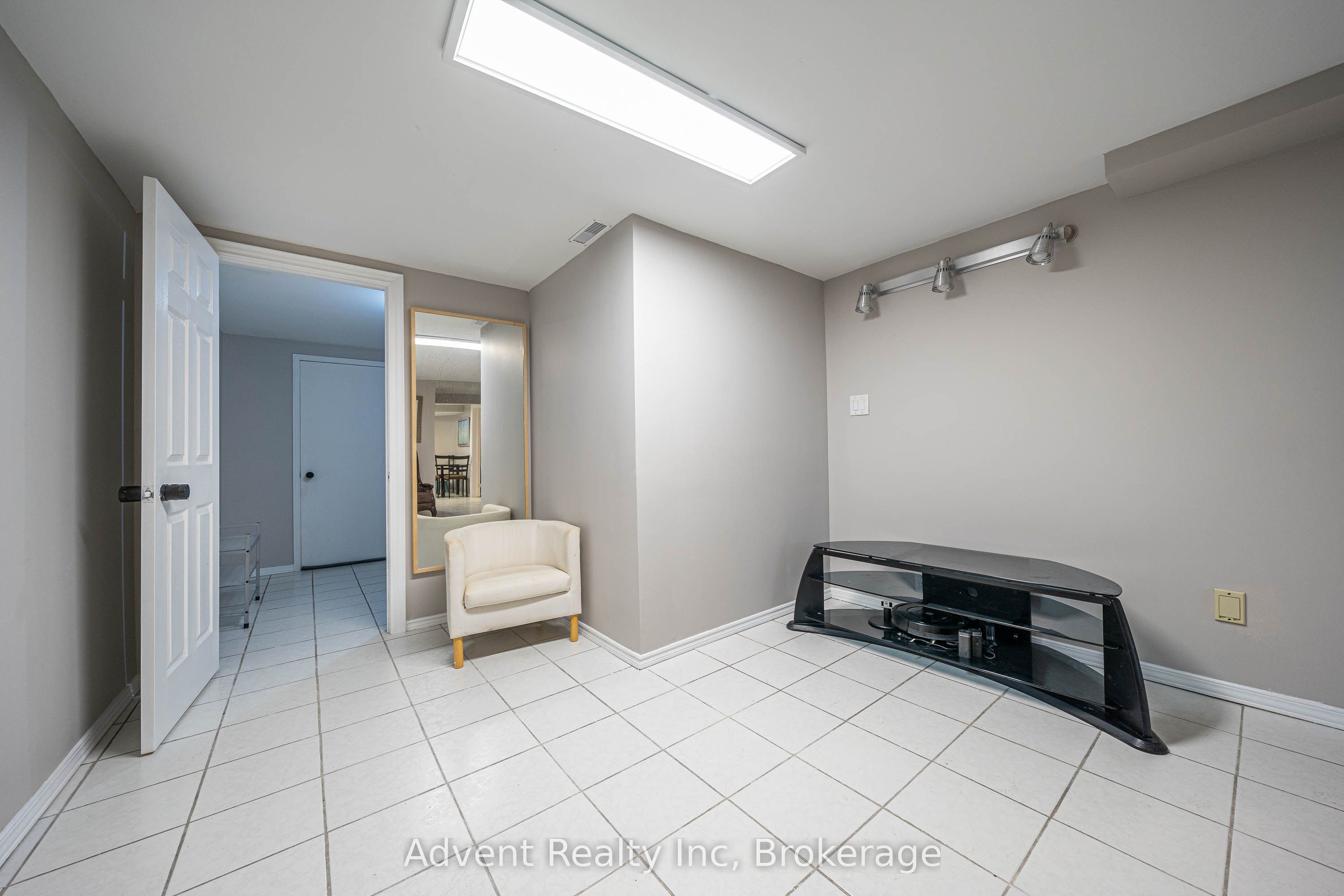 Additional image 6 of Bsmt-49 Cherhill Drive, Vaughan, ON, L6A 1H6