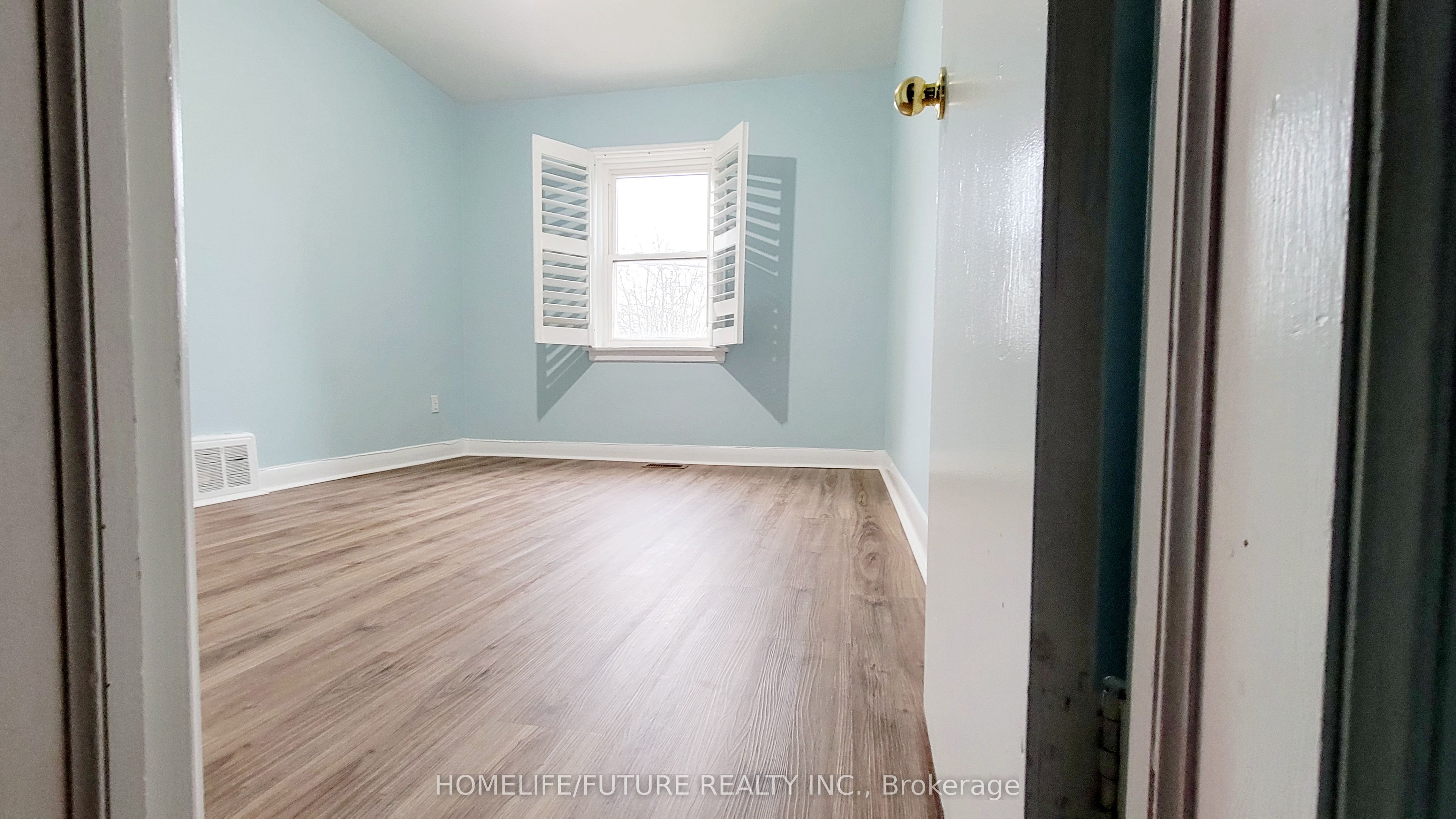 Additional image 5 of Main-73 Flora Drive, Toronto, ON, M1P 1A5