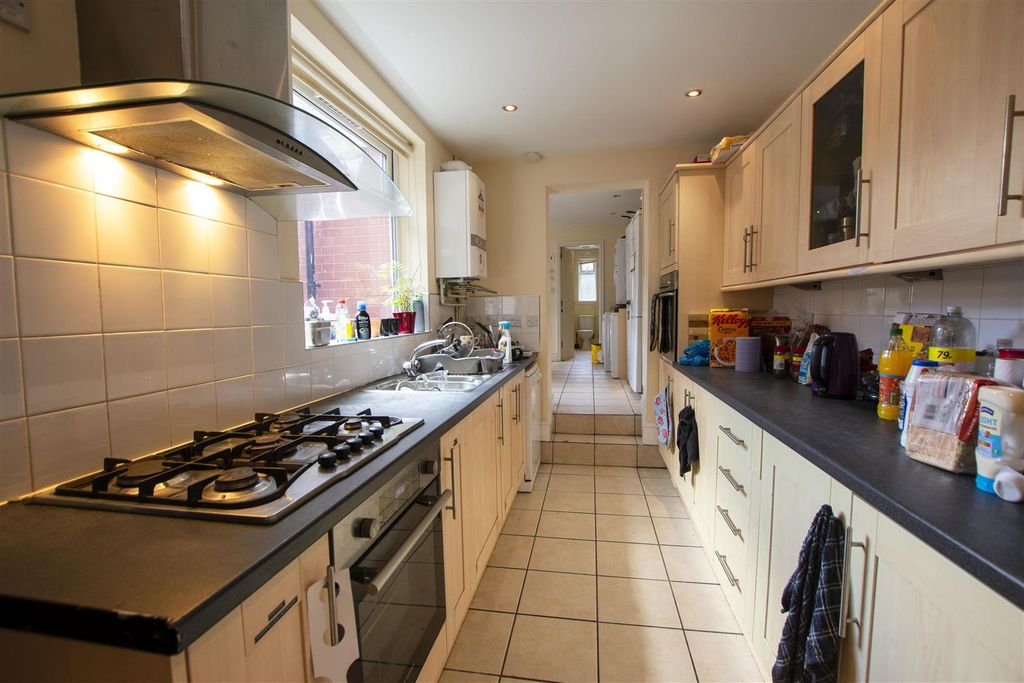 7 bed shared accommodation to rentHeeley Road, Birmingham, West Midlands B29 photo 2