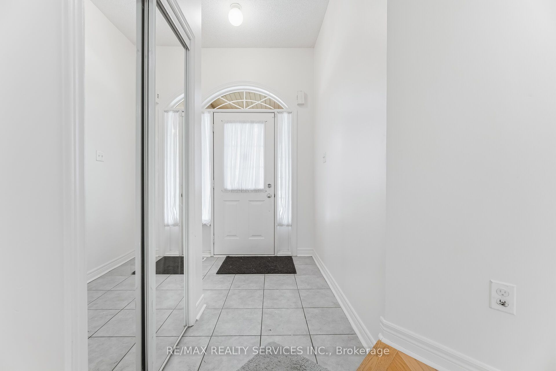 4 Rocky Point Crescent, Brampton, ON, L6V 4S8 photo 3