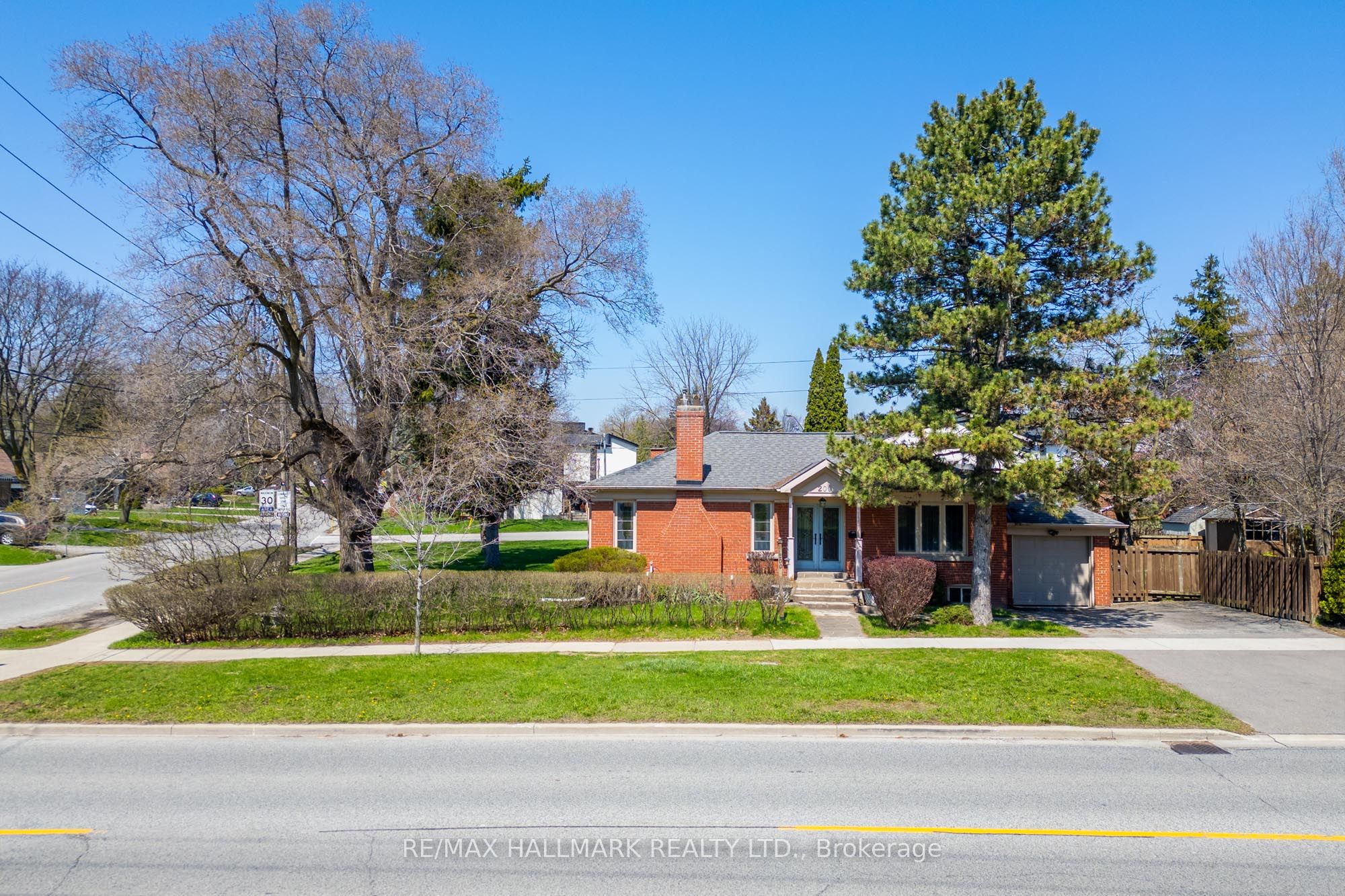 200 Berry Road, Toronto, ON, M8Y 1W8