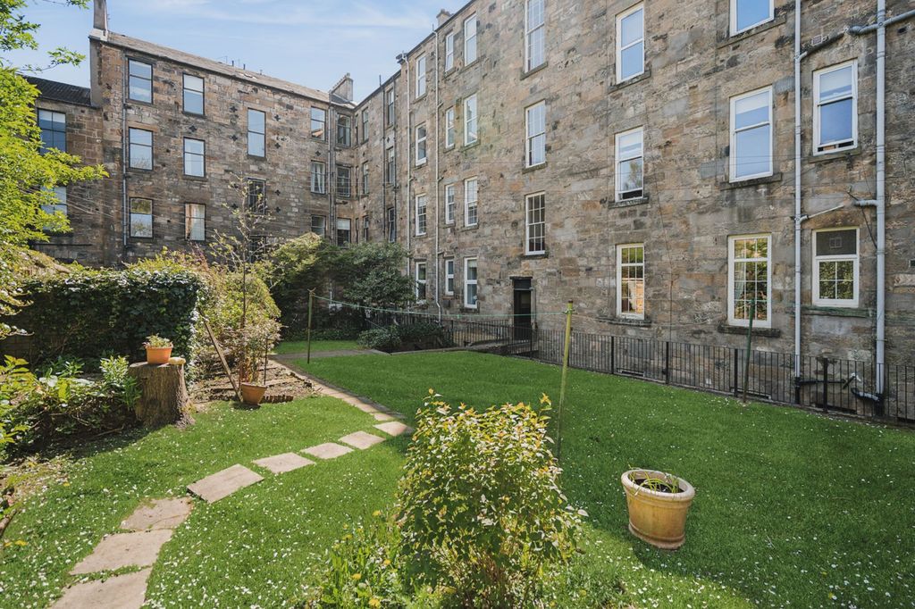 Additional image 2 of 4 bed flat for sale10 Roxburgh Street, Dowanhill G12