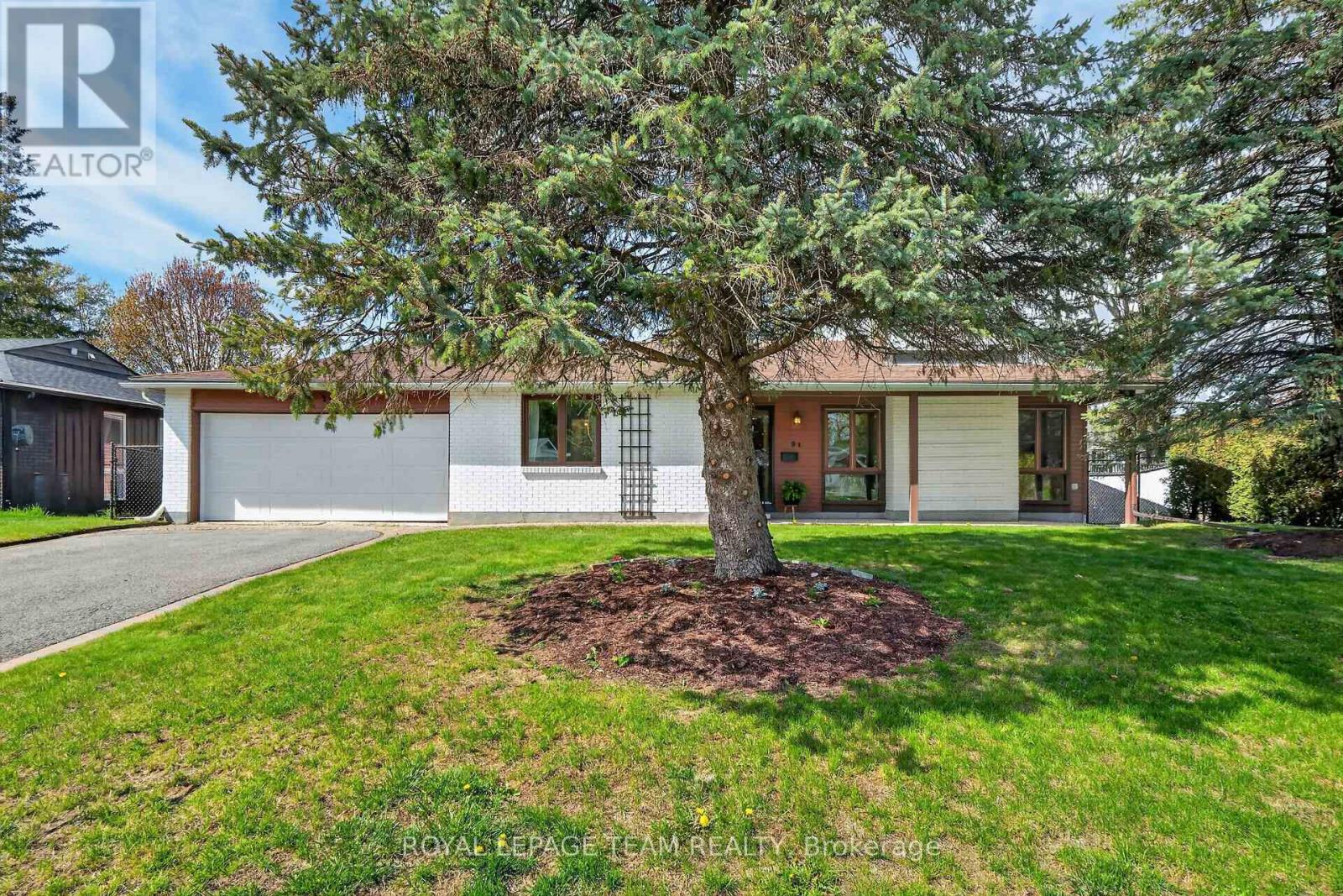 21 LINDHURST CRESCENT