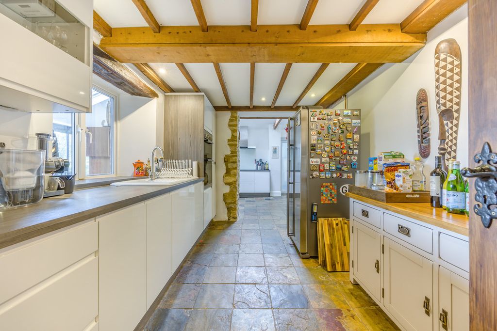 Additional image 8 of 5 bed country house to rentChilson Hill, Oxfordshire OX7