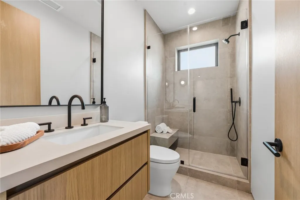 4447 Matilija Ave, Sherman Oaks, CA 91423