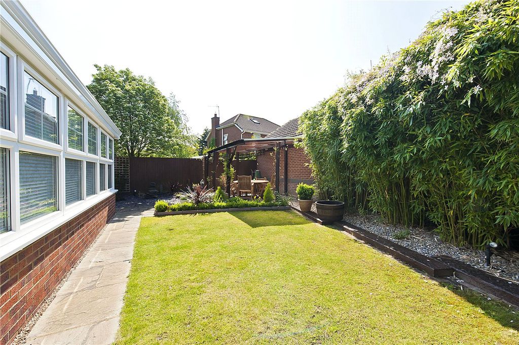 Additional image 5 of 4 bed detached house to rentSaint Andrews Gardens, Cobham, Surrey KT11