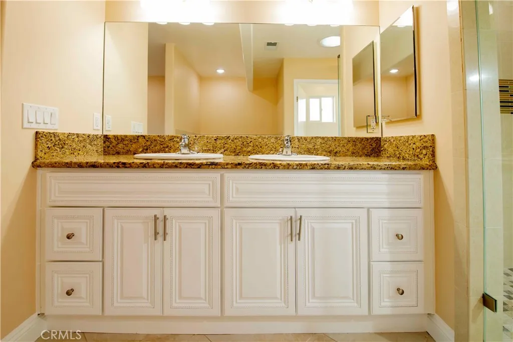 Additional image 35 of 22336 Saticoy St, Canoga Park, CA 91303