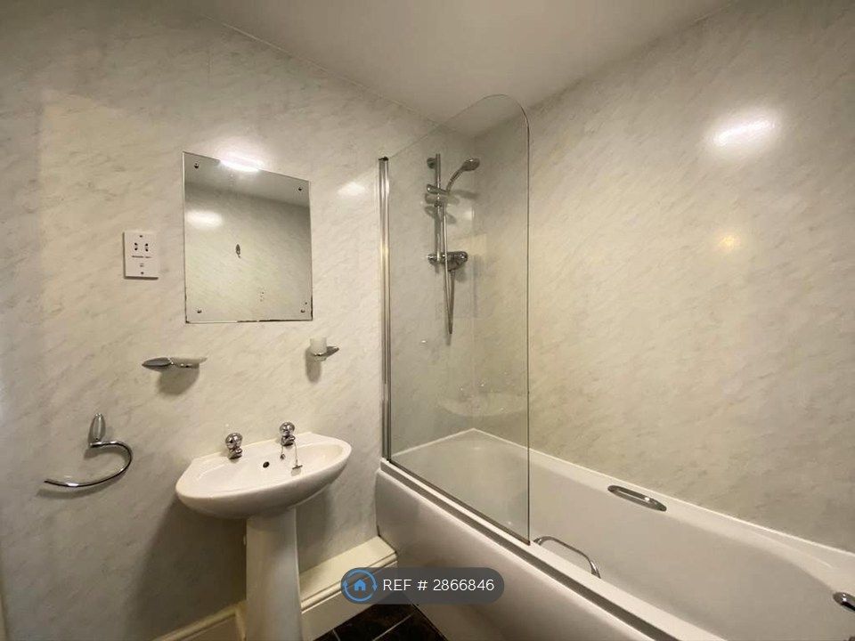 1 bed flat to rentMoss, Wrexham LL11 photo 3