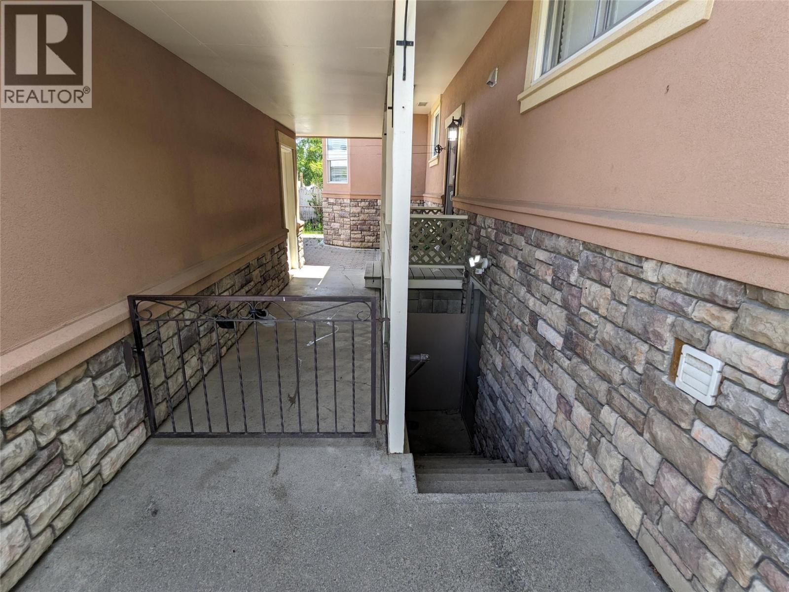 Additional image 6 of 1020 13th Street, Kamloops, BC, V2B3C9