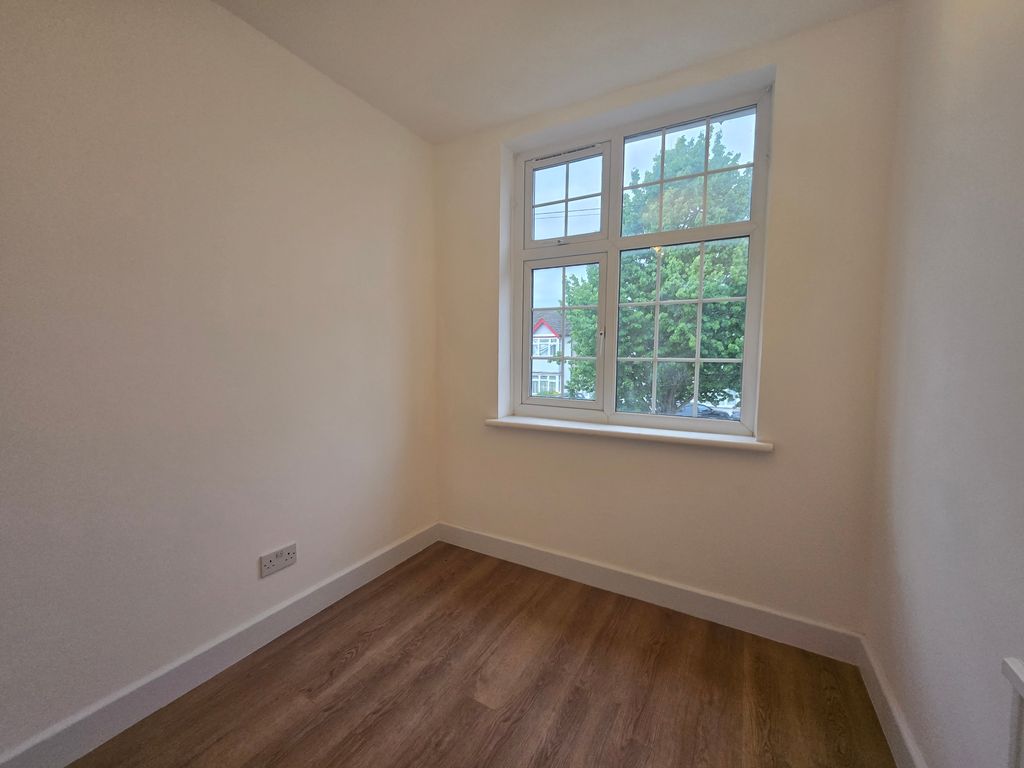 Additional image 16 of 3 bed terraced house to rentColwood Gardens, Colliers Wood SW19
