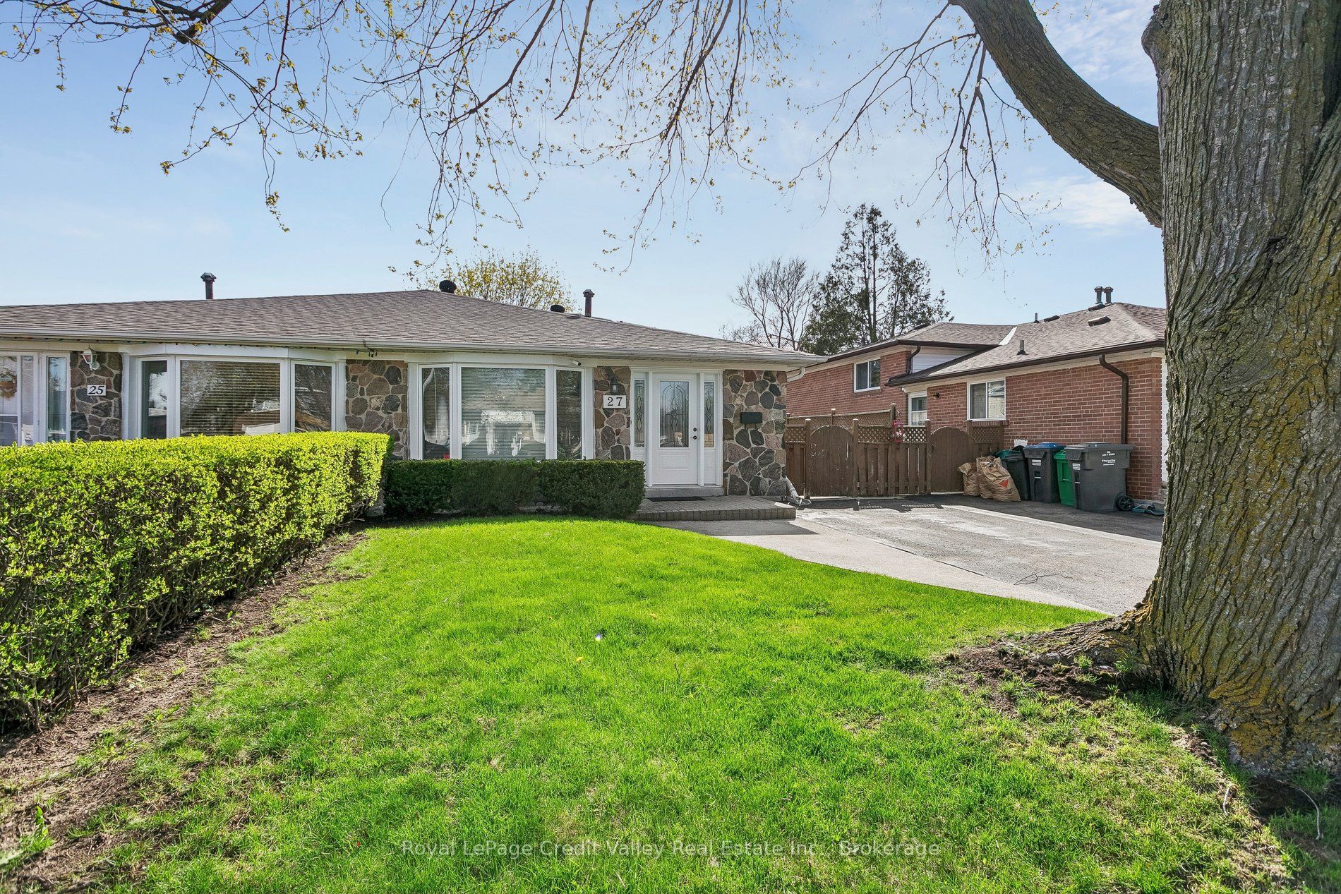 27 Grange Drive, Brampton, ON, L6X 2H1