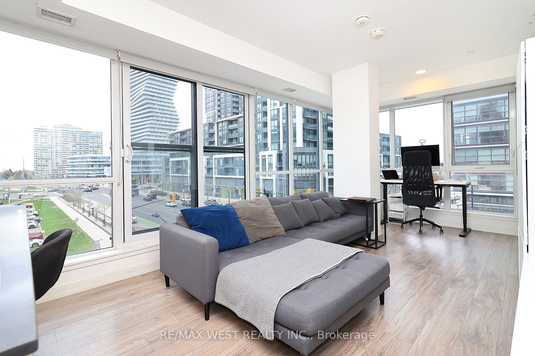 412-4065 Confederation Parkway, Mississauga, ON, L5B 0L4