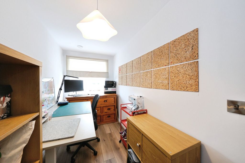 Additional image 13 of 3 bed semi-detached house for saleTasmania Close, Nottingham NG2