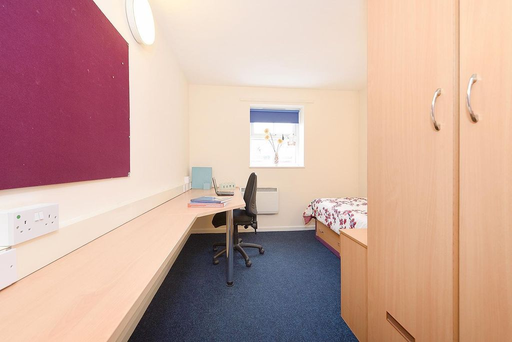 1 bed flat to rentVicarage Hill, Wrexham LL13 photo 5