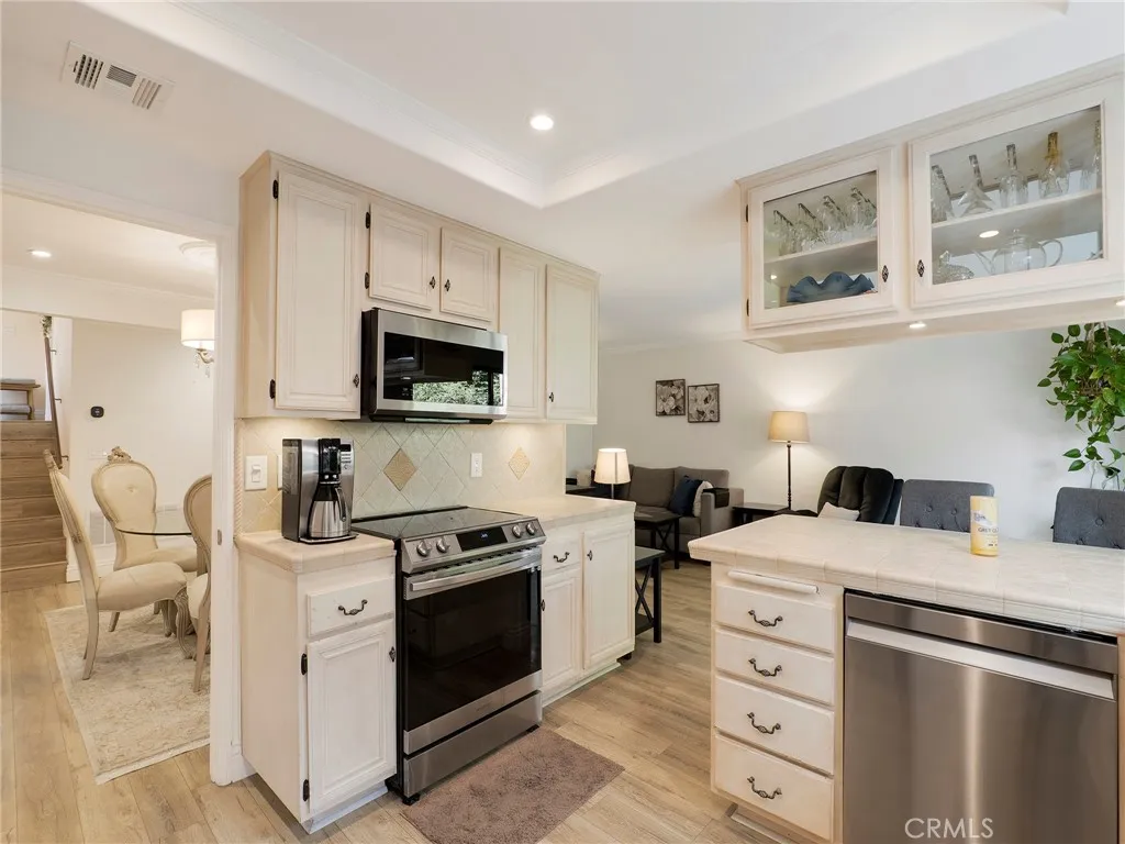 Additional image 12 of 796 N Valley Dr, Westlake Village, CA 91362