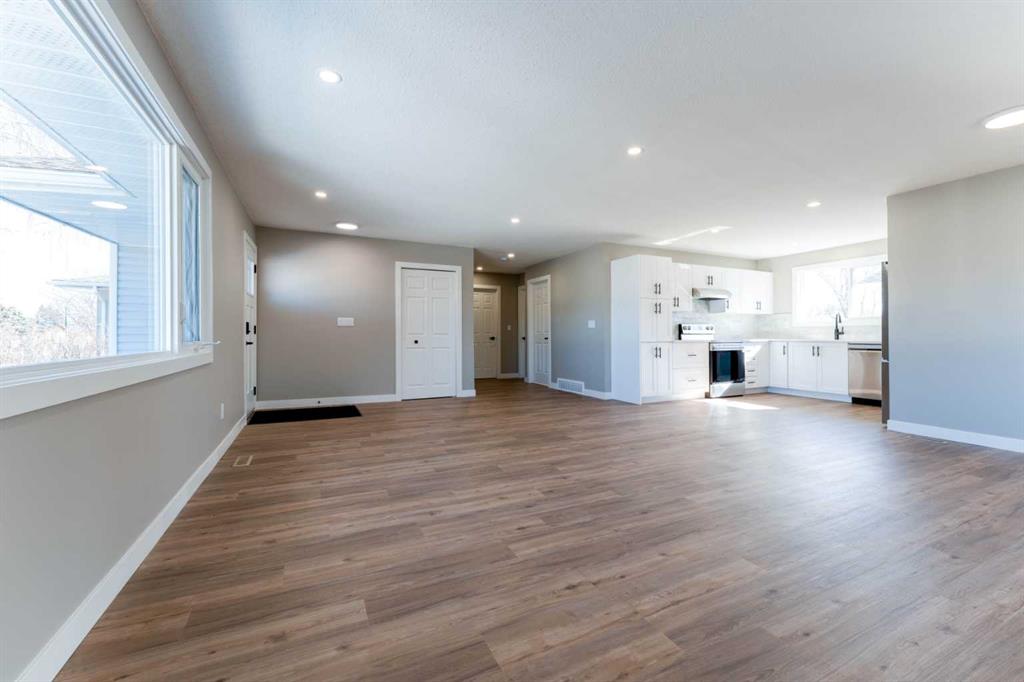 25 Osborne Street, Red Deer, AB, T4N 5C1