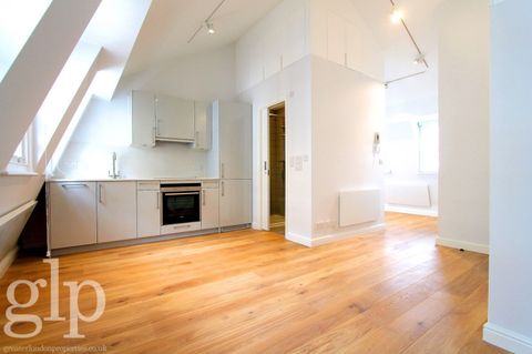 Rupert Street, Soho W1D, Studio to rent