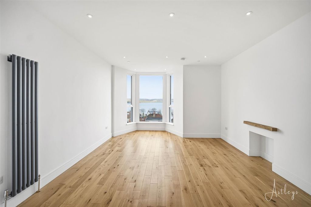Additional image 4 of 2 bed flat for sale144 Overland Road, Mumbles, Swansea SA3