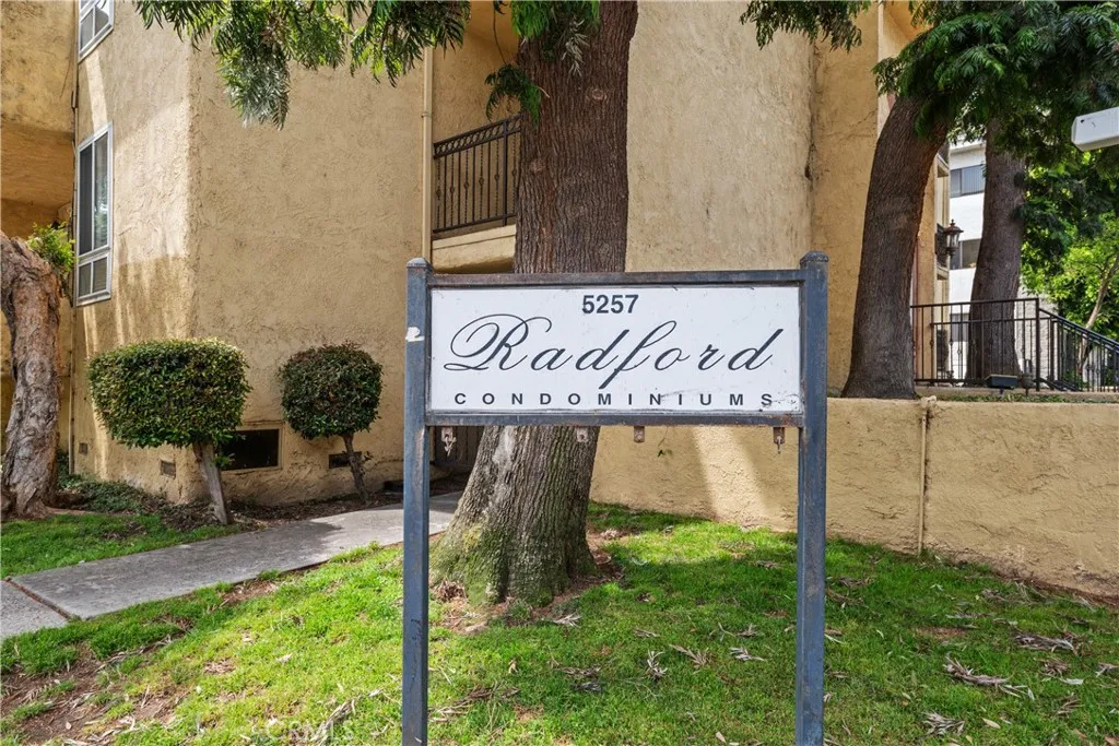 5257 Radford Ave Unit 101, Valley Village, CA 91607