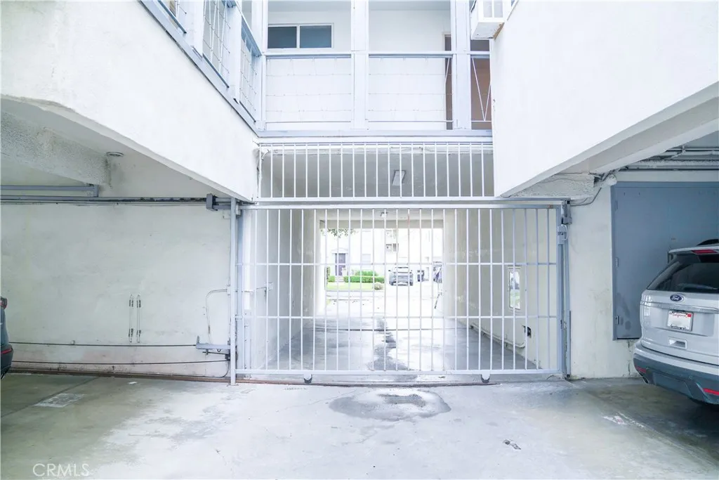 Additional image 45 of 1045 S Bedford St Unit 3, Los Angeles, CA 90035