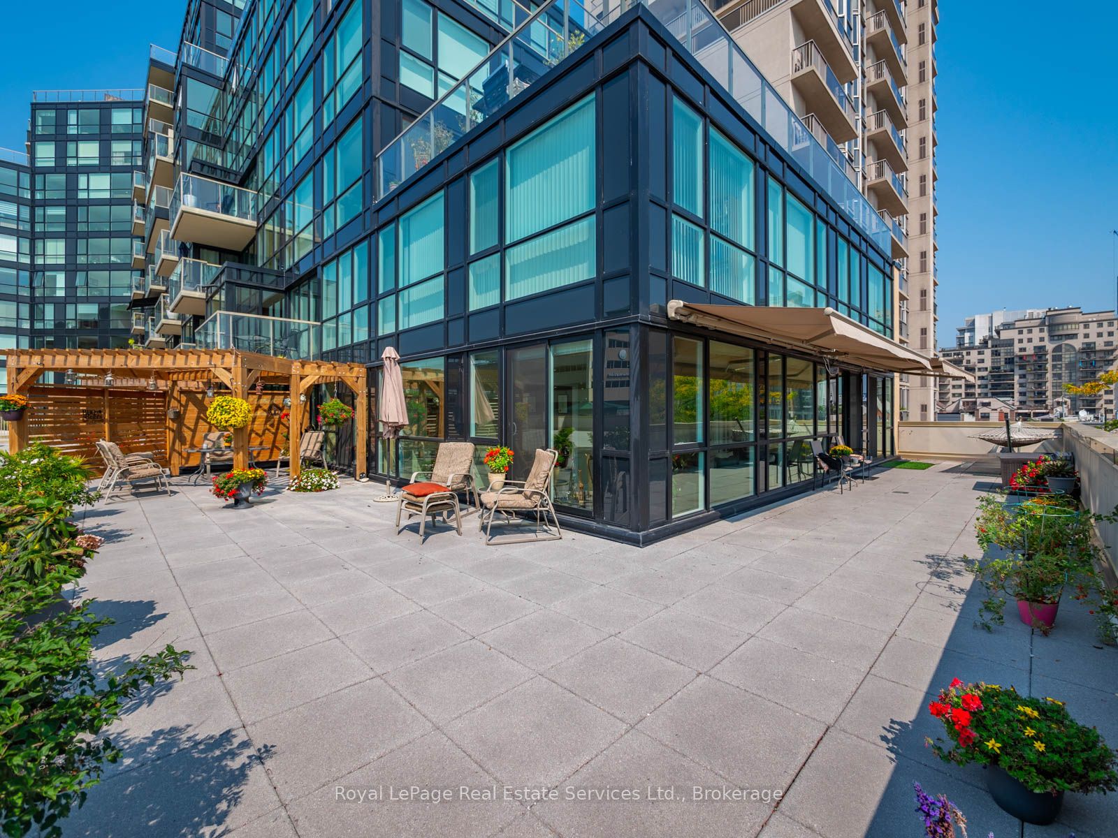 310-415 Locust Street, Burlington, ON, L7S 2J2