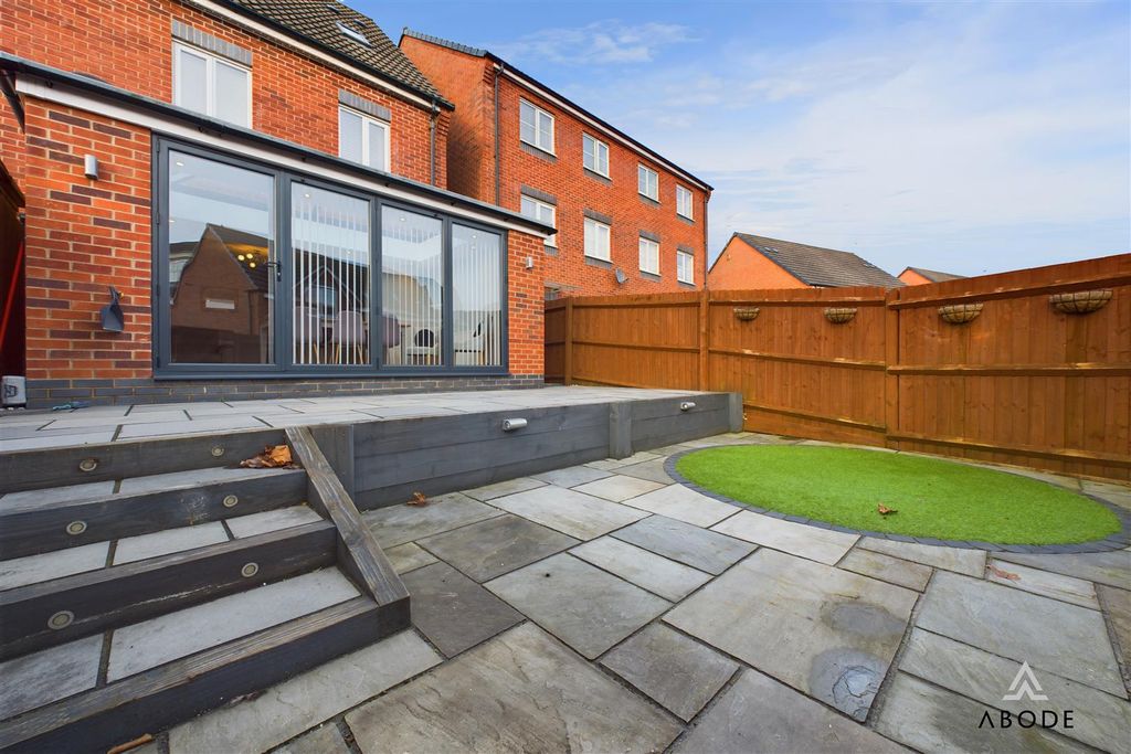 Additional image 2 of 4 bed semi-detached house to rentMerton Drive, Derby DE22