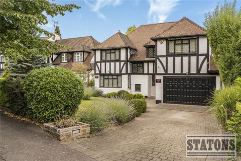 Lancaster Avenue, Hadley Wood EN4