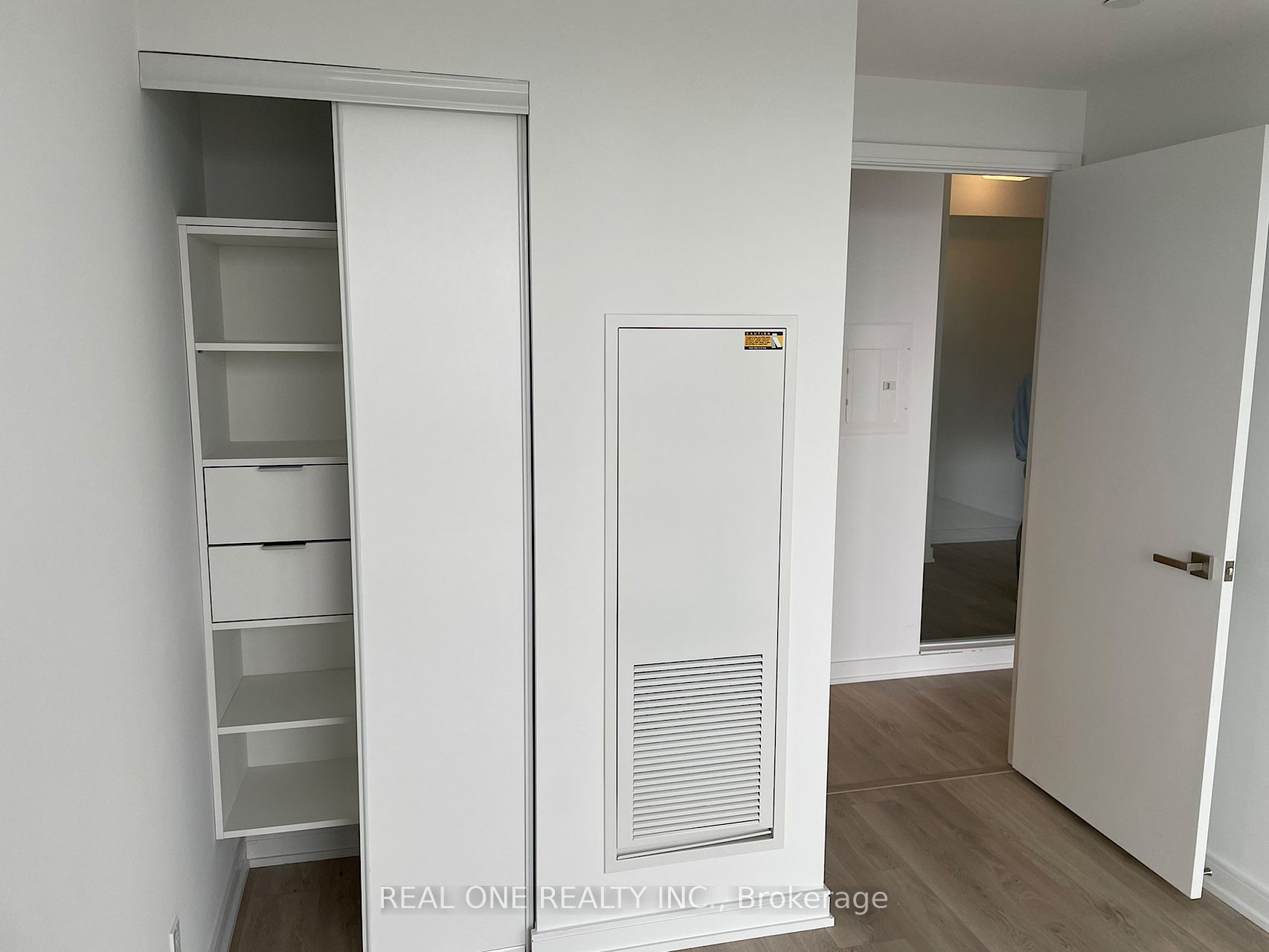 Additional image 4 of 3704-3 Gloucester Street, Toronto, ON, M4Y 0C6
