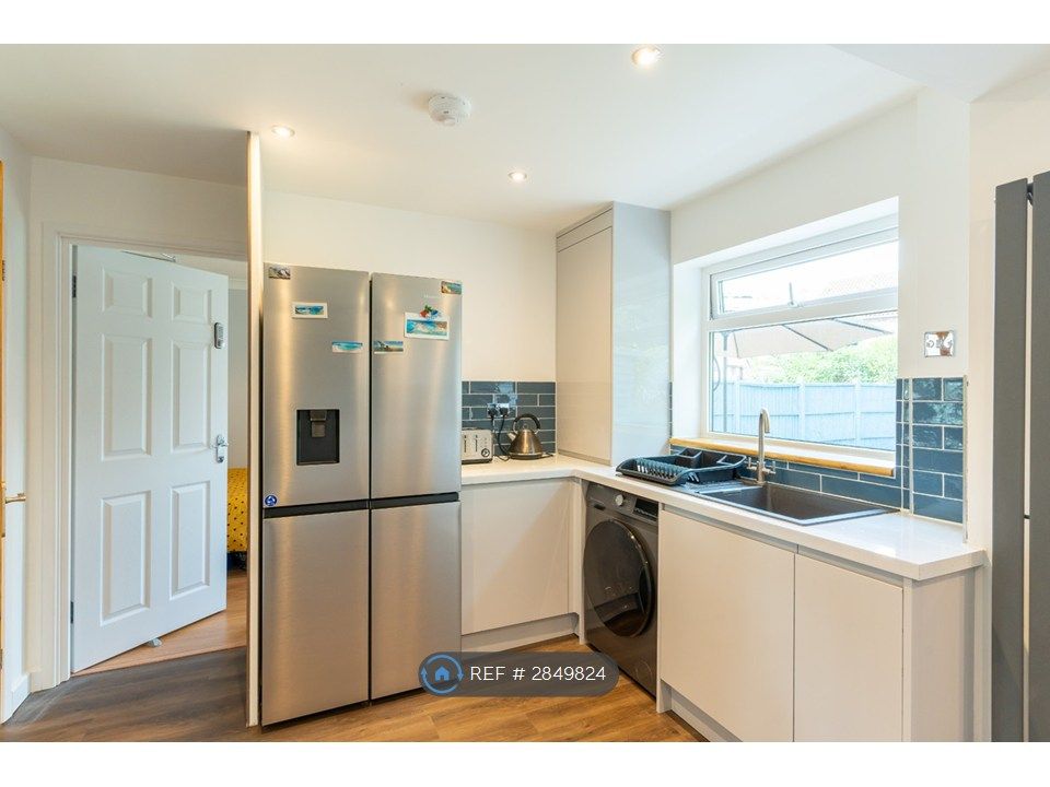 Additional image 4 of 6 bed detached house to rentHuckley Way, Bradley Stoke, Bristol BS32