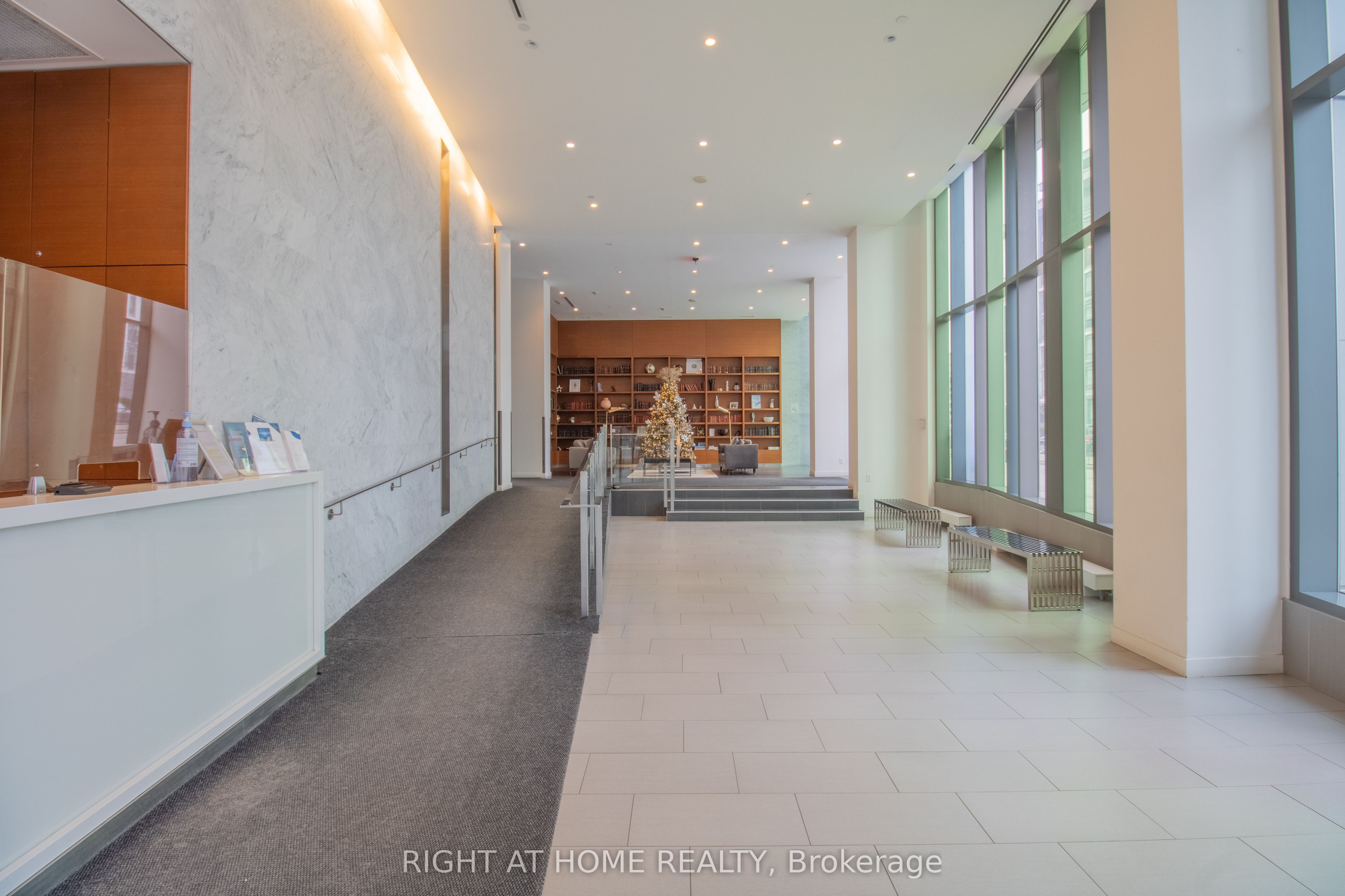 Additional image 4 of 1504-170 Fort York Boulevard, Toronto, ON, M5V 0E6