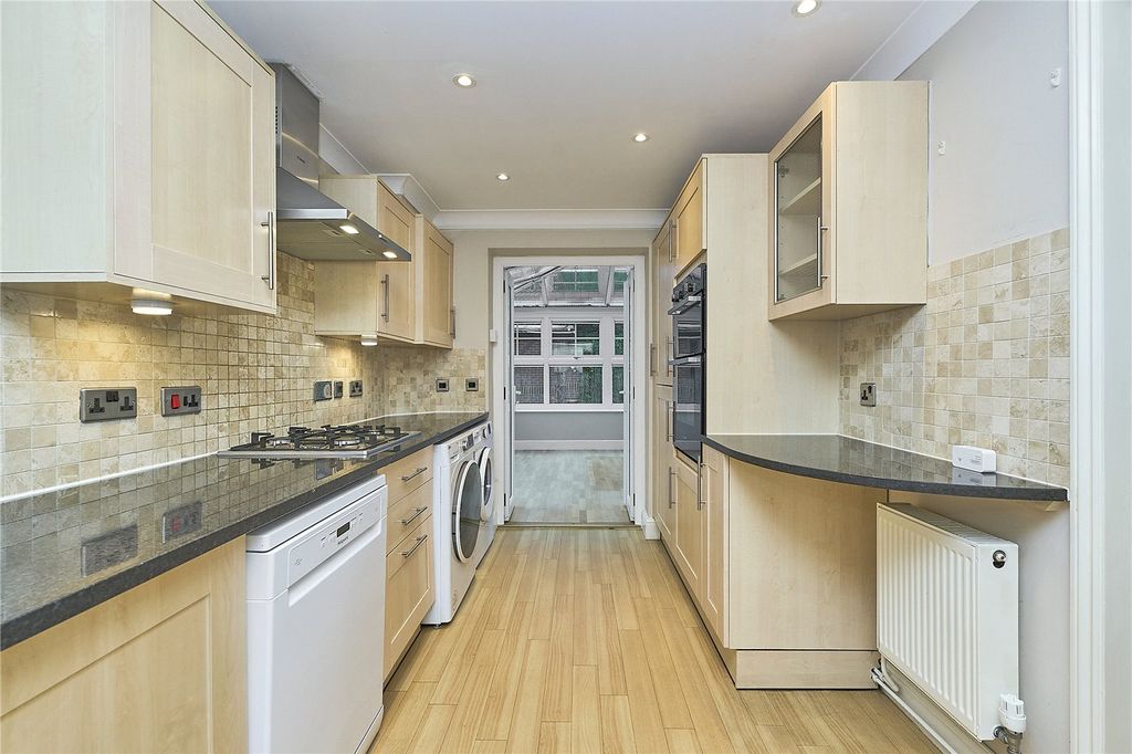 Additional image 20 of 4 bed detached house to rentSaint Andrews Gardens, Cobham, Surrey KT11