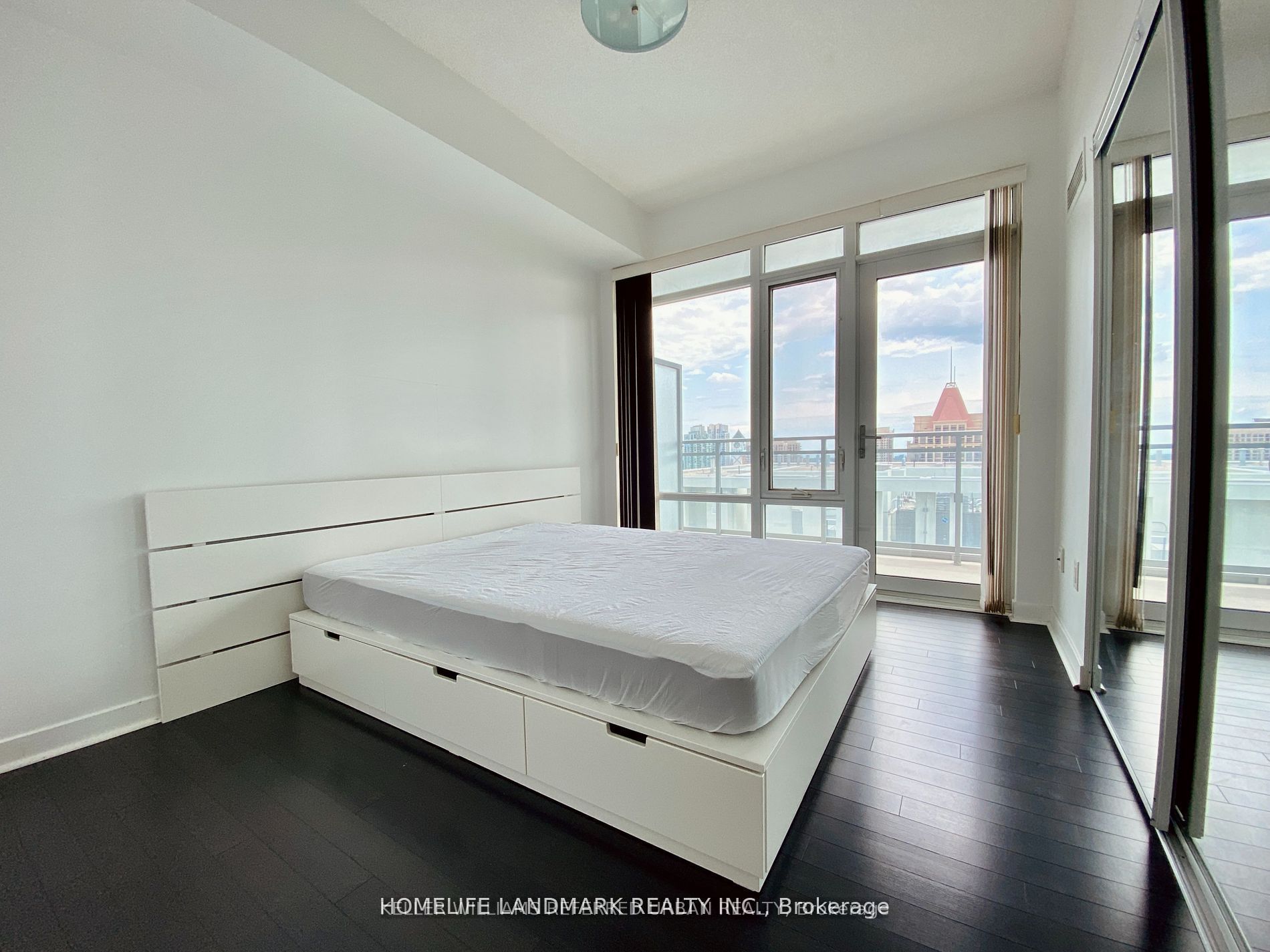 Additional image 4 of 2605-360 Square One Drive, Mississauga, ON, L5B 0G7