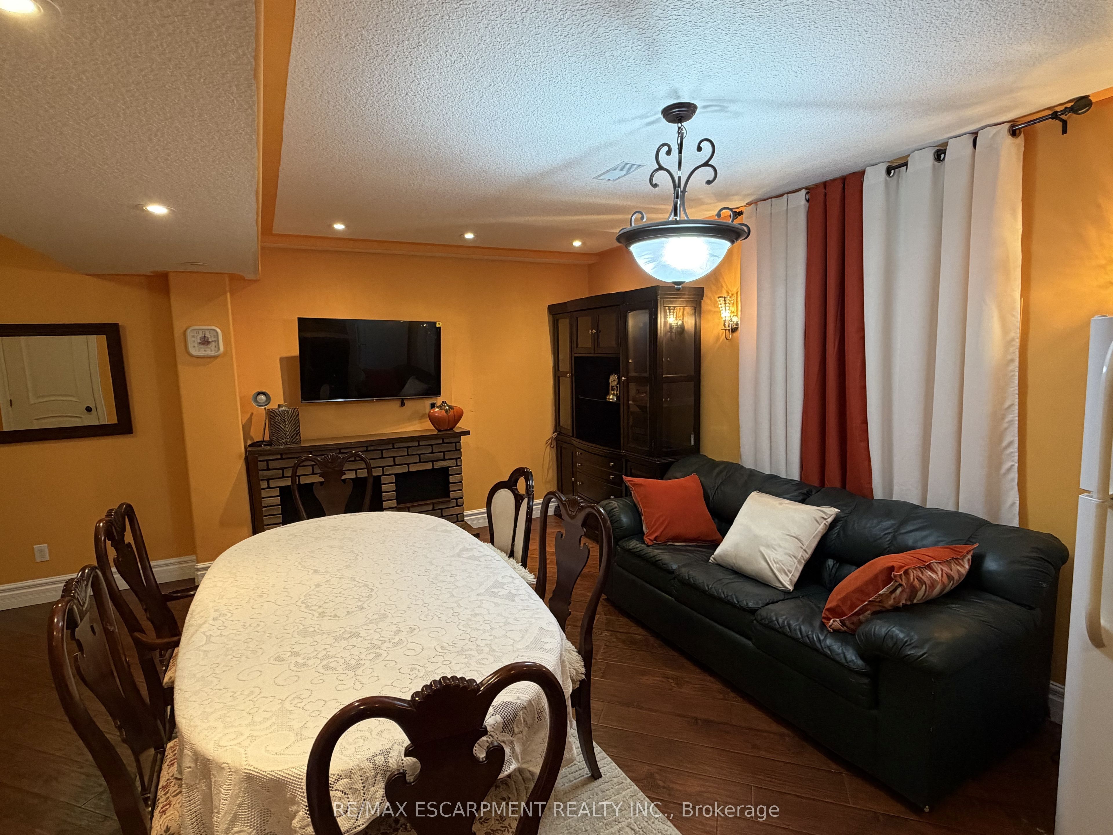 Additional image 4 of 2 Pineridge Drive, Hamilton, ON, L9A 5K2