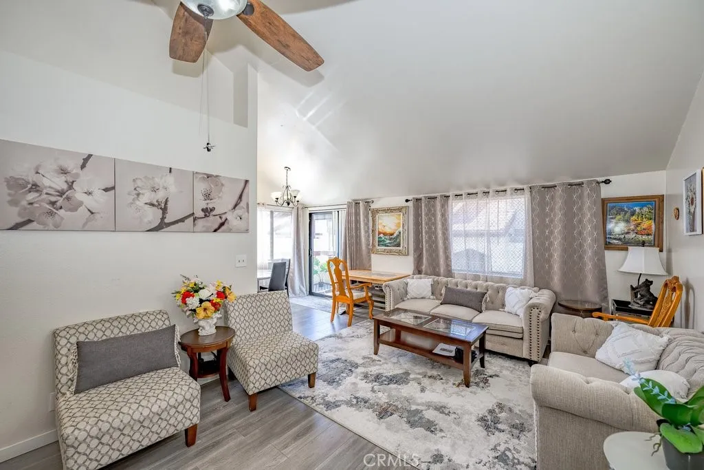 Additional image 2 of 27919 Sarabande Ln Unit 422, Canyon Country, CA 91387
