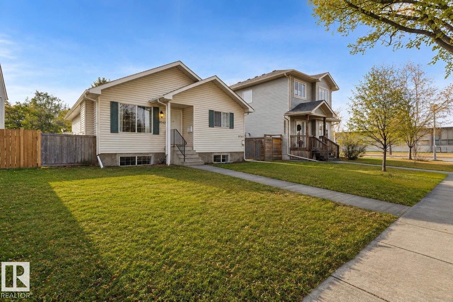 9745 71 Avenue NW, Edmonton, AB, T6E0W5