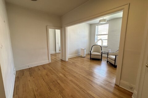 Additional image 8 of Apt #1-555 Danforth Avenue, Toronto, ON, M4K 1P7