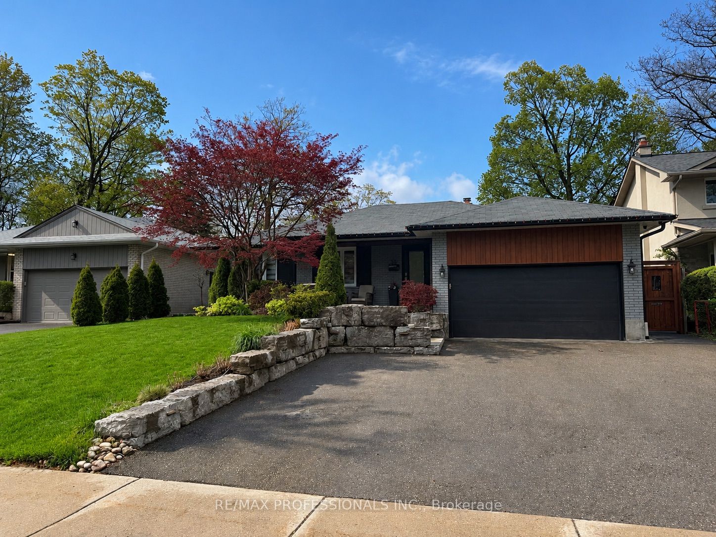 19 Greencoat Road, Toronto, ON, M9B 4V1