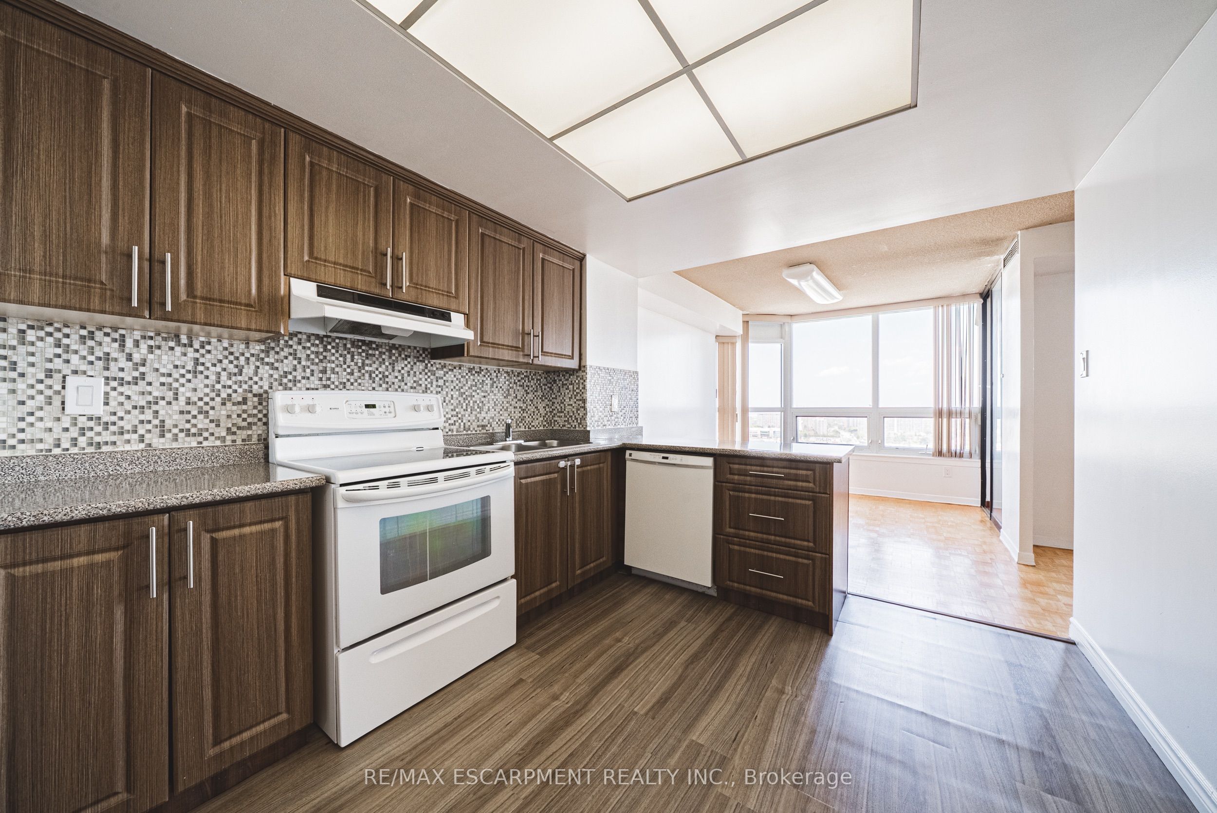 Additional image 4 of 2404-8 Lisa Street, Brampton, ON, L6T 4S6