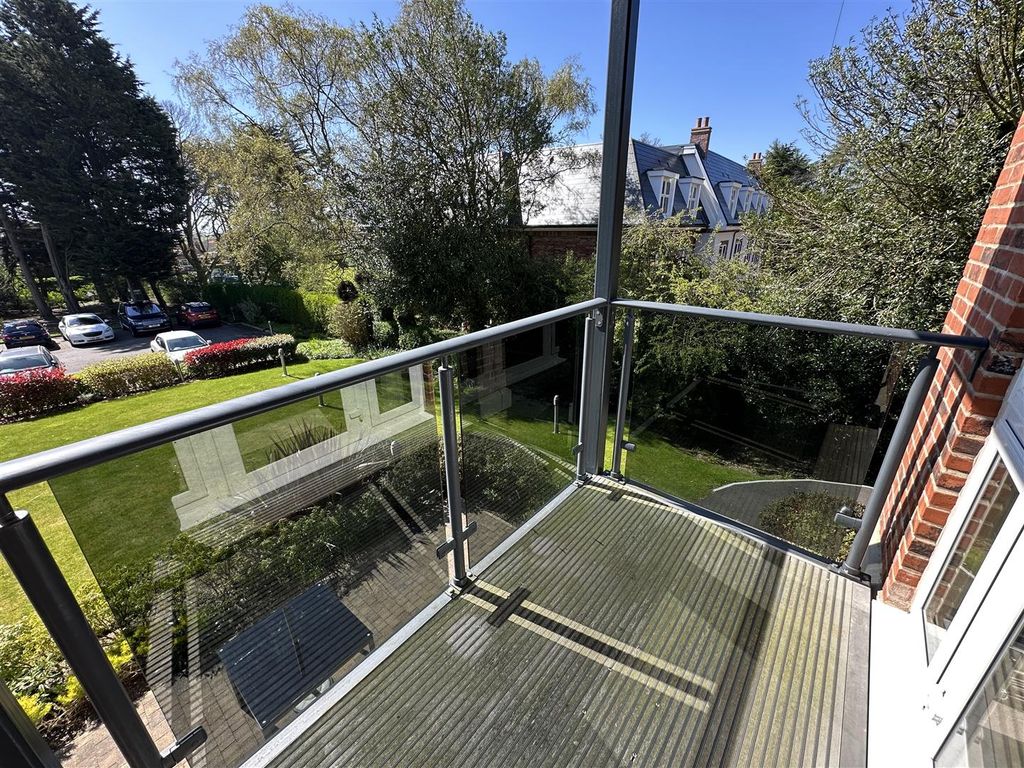 Additional image 32 of 2 bed flat for saleChestnut Court, Bridlington YO16
