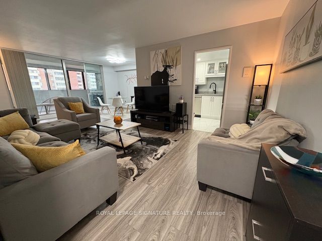 1701-5 Massey Square, Toronto, ON, M4C 5L6 photo 3