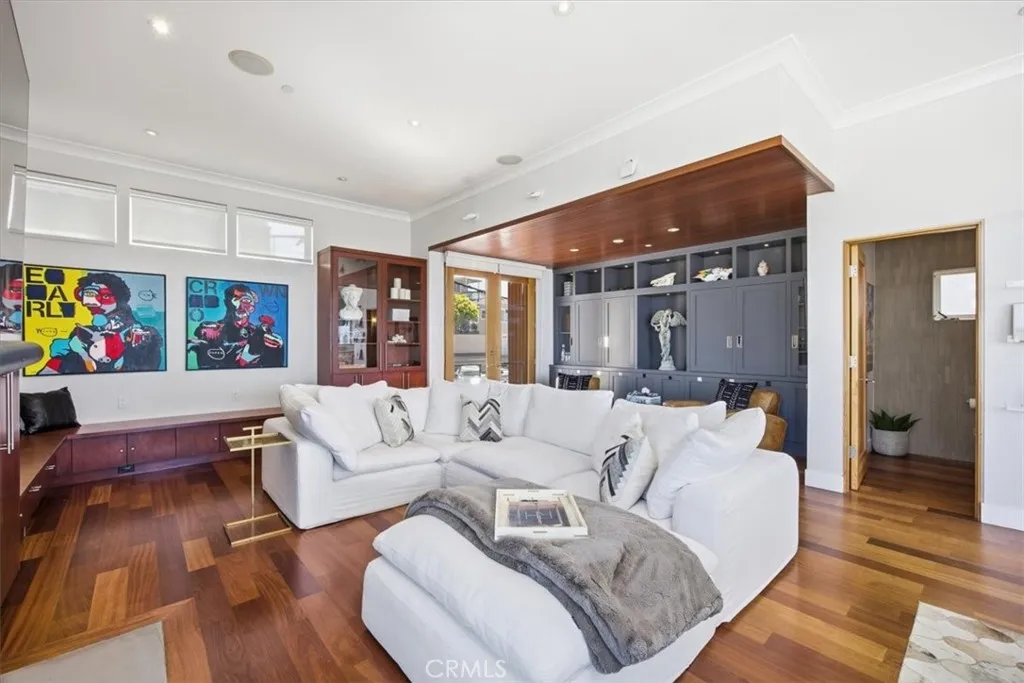 Additional image 4 of 1211 Bayview Dr, Manhattan Beach, CA 90266