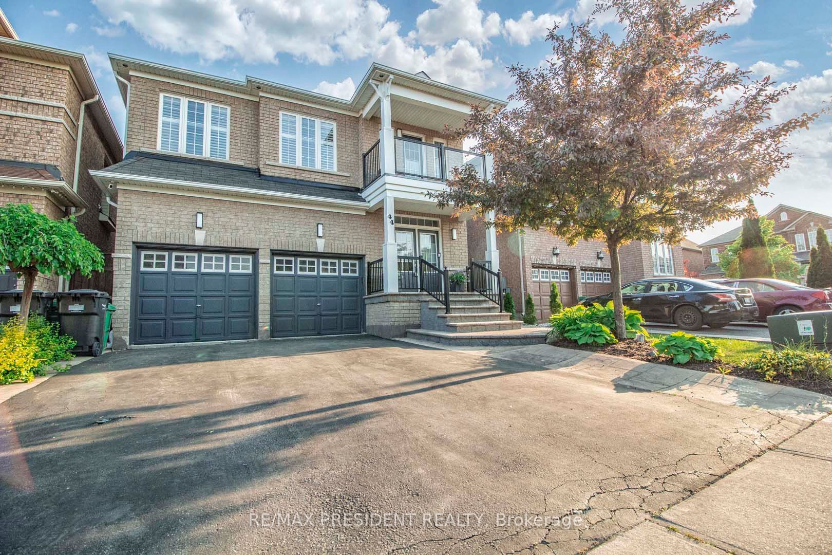 44 Robitaille Drive, Brampton, ON, L6R 0H6 photo 2